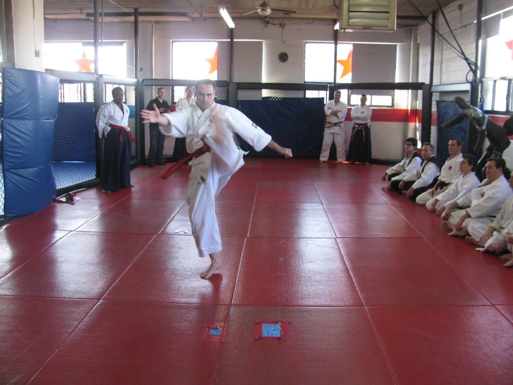 Shihan Henderson Performs Naihanchin Ichi Kata